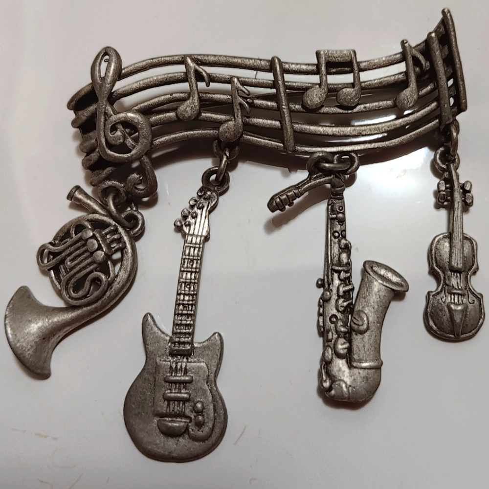 JJ Jonette Music Stanza Brooch Pin Guitar French Horn Sax Violin Jewelry Vintage